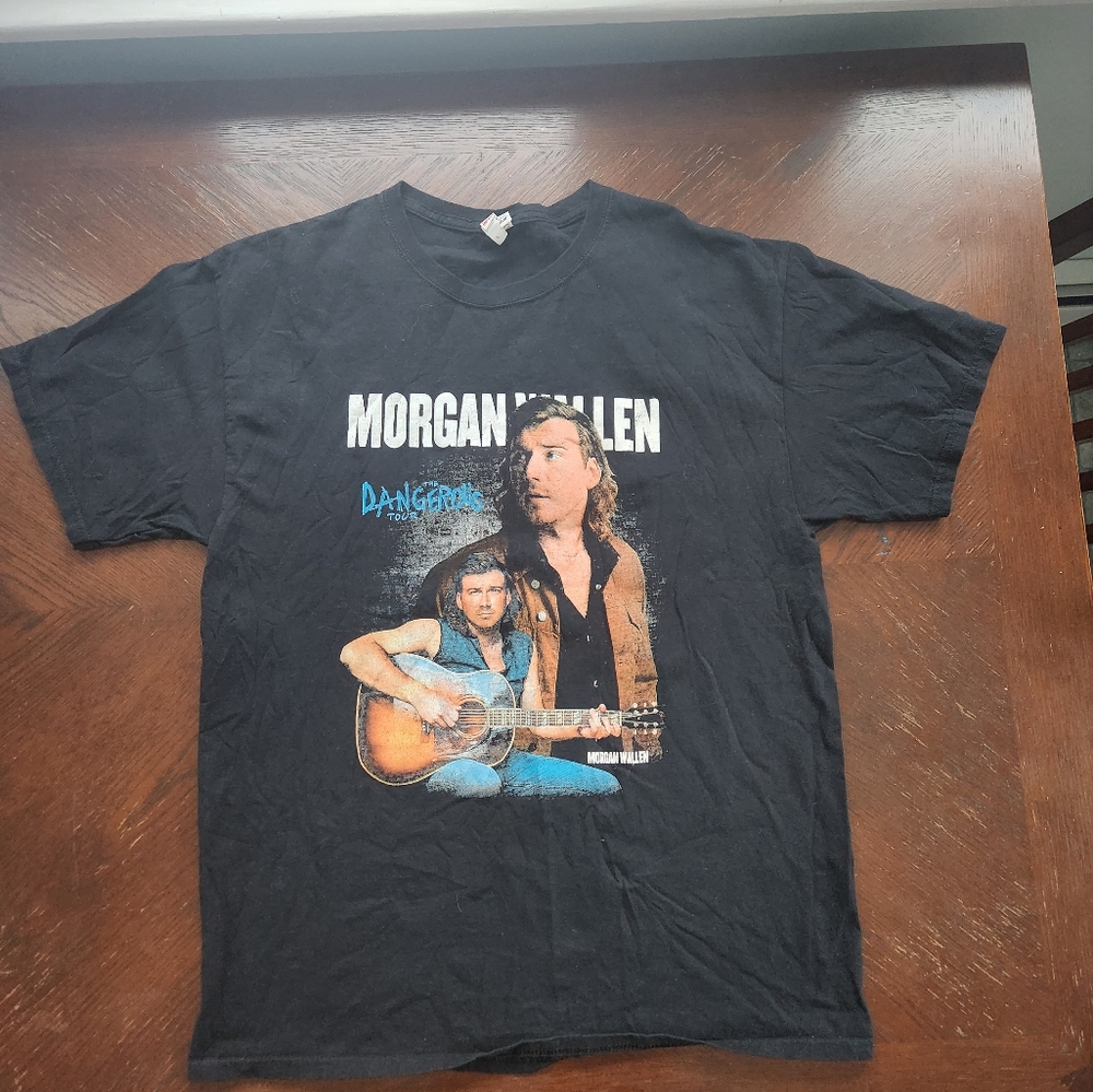 Morgan Wallen black tour t-shirt